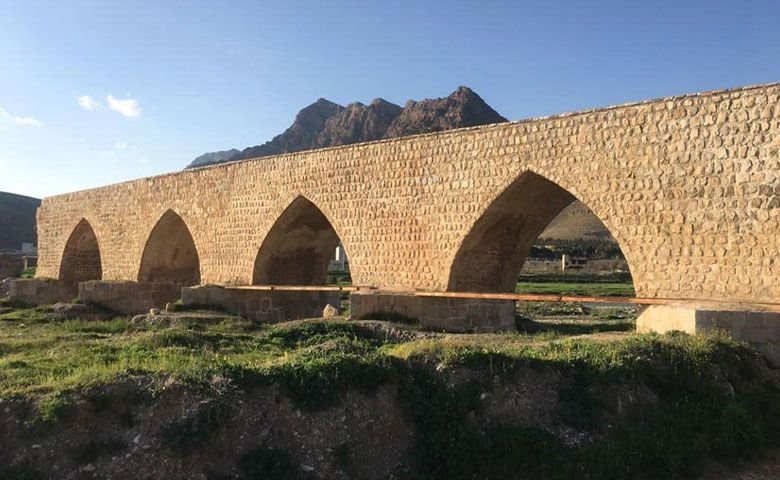 پل شاپوری یا پل شکسته خرمآباد