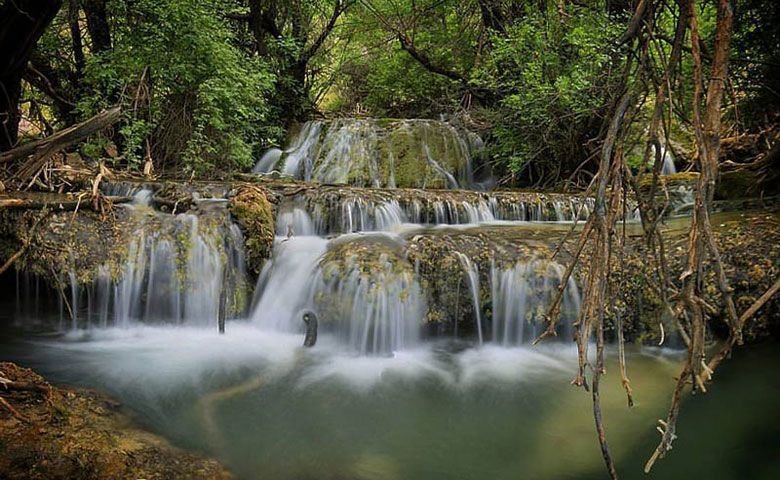 جنگل و آبشار نای انگیز خرم‌آباد
