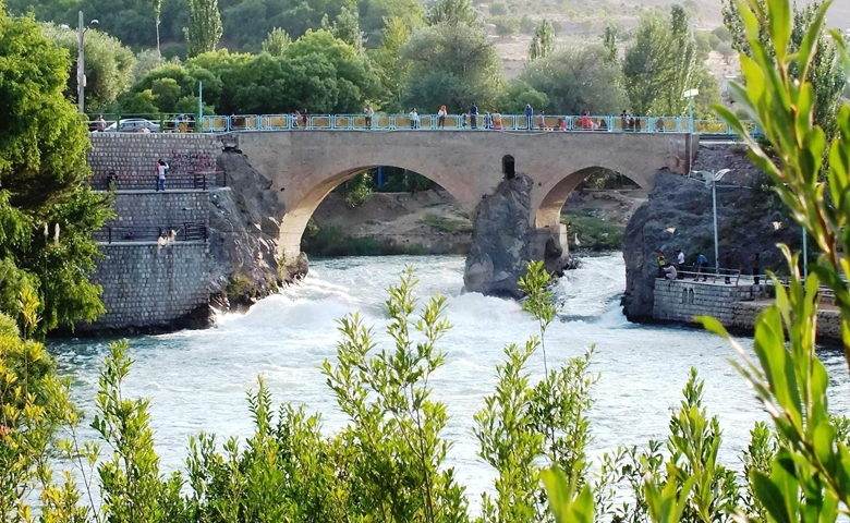 جاهای دیدنی اطراف پل زمان خان