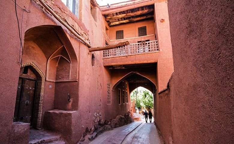 نکاتی-که-باید-درباره-سفر-به-روستای-ابیانه-بدانید.jpg