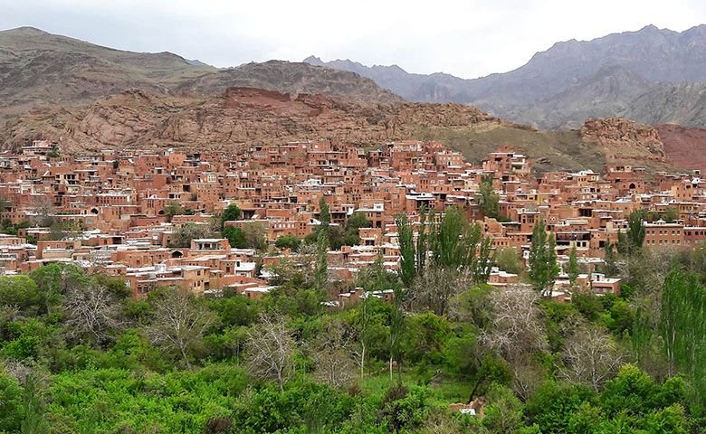 ویژگی-معماری-روستای-ابیانه-در-دوره-قاجار.jpg
