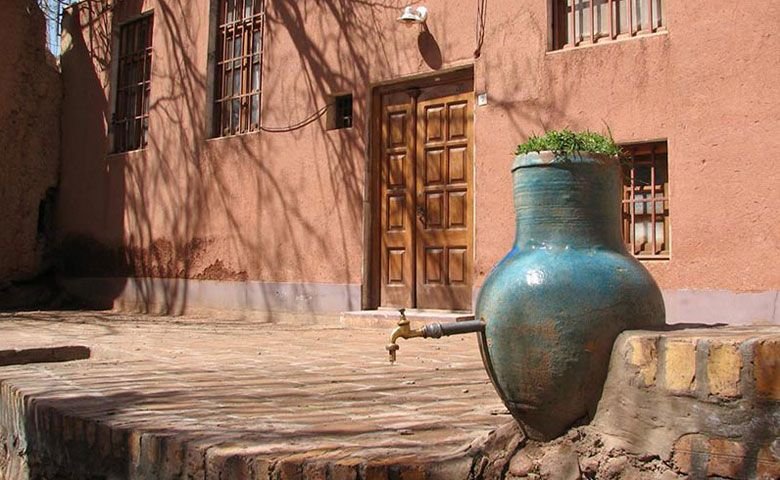 ویژگی-های-فرهنگی-روستای-ابیانه.jpg