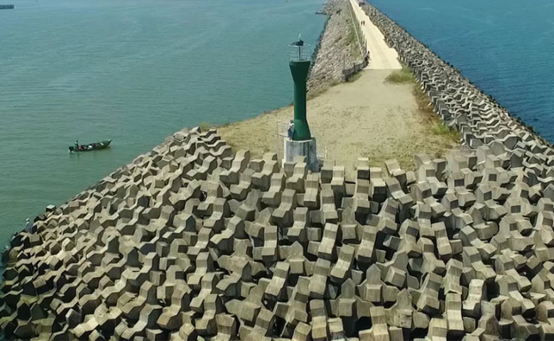 موج شکن انزلی