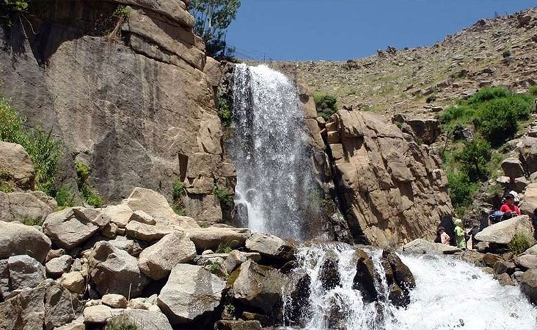 نکاتی-که-باید-پیش-از-سفر-به-آبشار-پونه-زار-اصفهان-بدانید.jpg