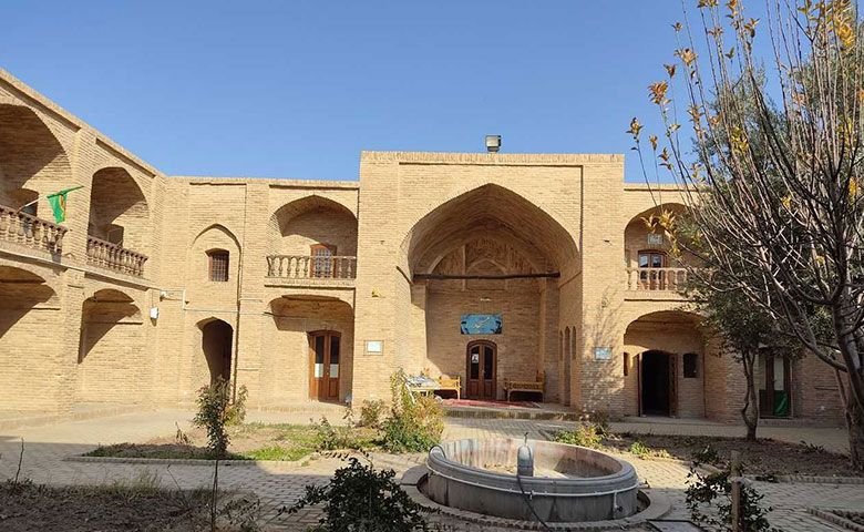 مدرسه-شاهرخیه-بسطام.jpg