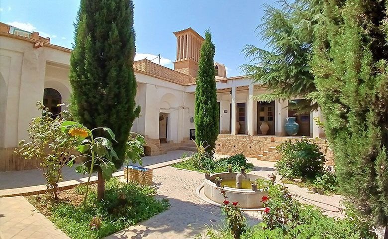 خانه-یغمایی-ها.jpg
