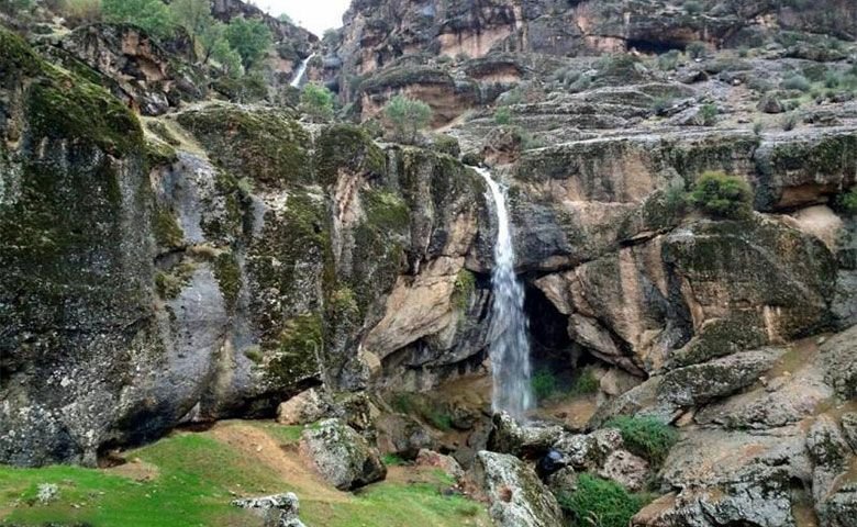 آبشار مخمل کوه