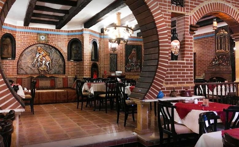 فست‌فودهای معروف لاهیجان کدام است؟