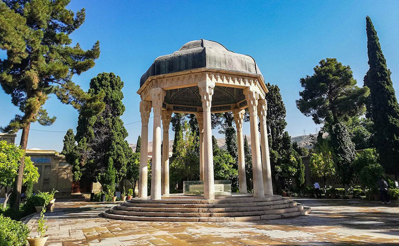 بهترین فصل بازدید از حافظیه شیراز
