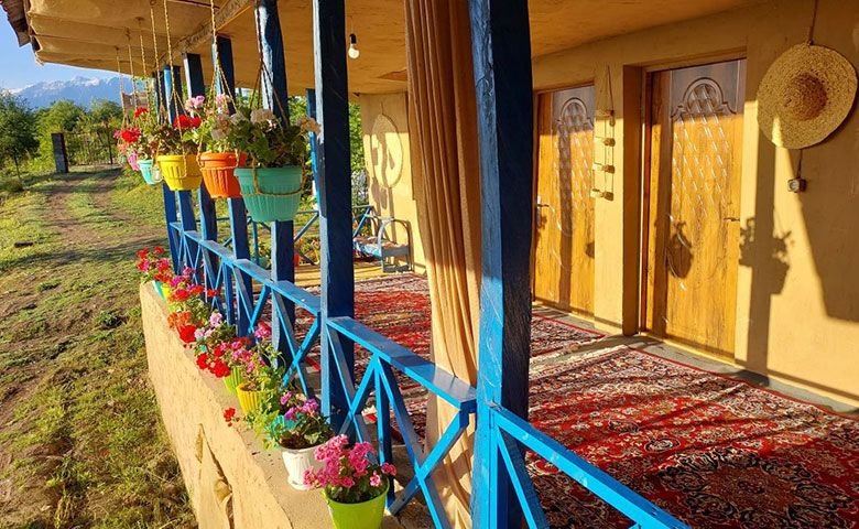 کلبه-شمعدونی-رشت.jpg
