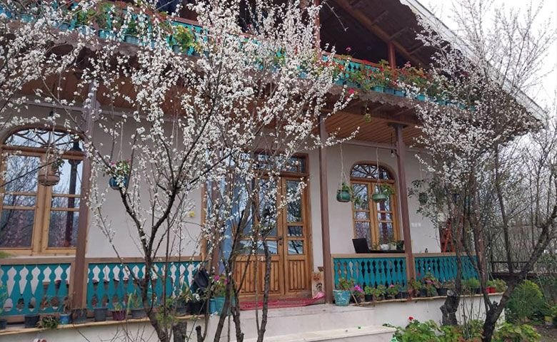 اقامتگاه-بوم-گردی-بانوی-گیلان-رشت.jpg