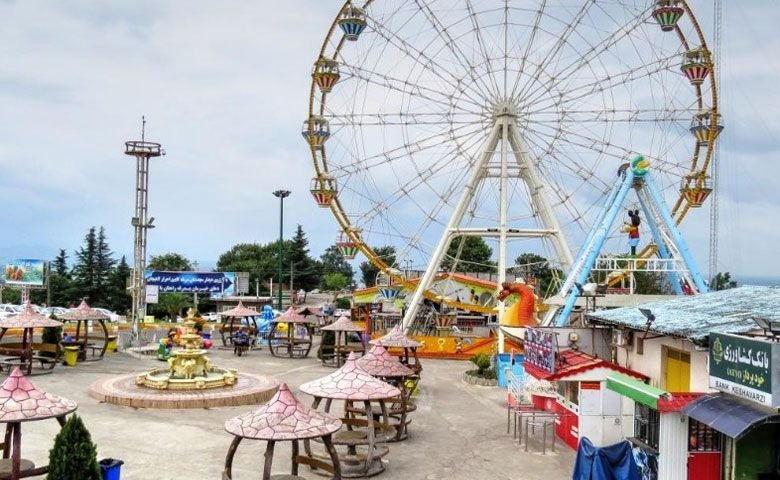 بام سبز لاهیجان، شهر زیر پای شماست