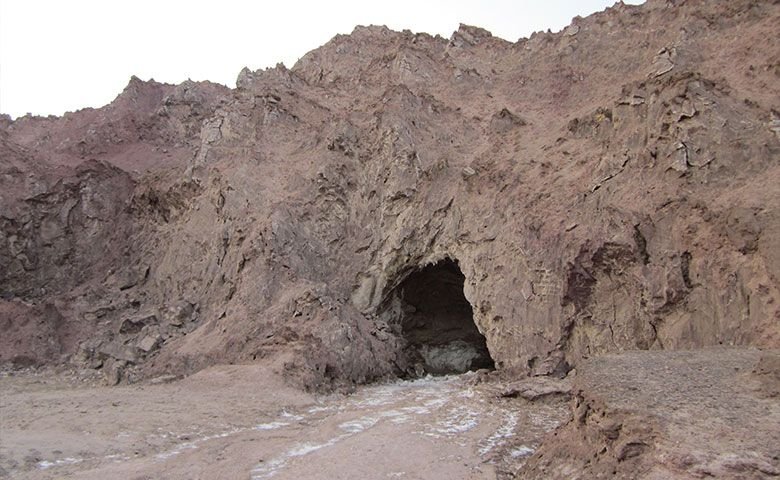 دهانه-غار-نمکدان.jpg