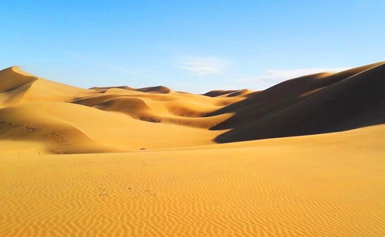 کویر ابوزید آباد، تلفیقی از جاذبه‌های تاریخی و طبیعی در شن‌های روان