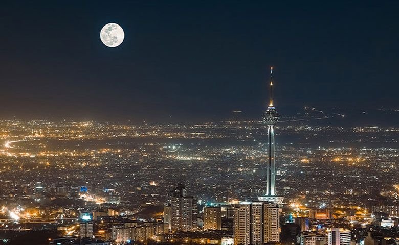 جذابیت-بام-تهران-در-شب.jpg