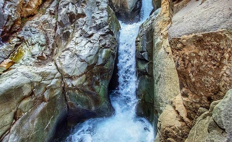 آبشار ایگل تهران؛ ترکیب جادویی از موسیقی آب و آرامش طبیعت | جاباما