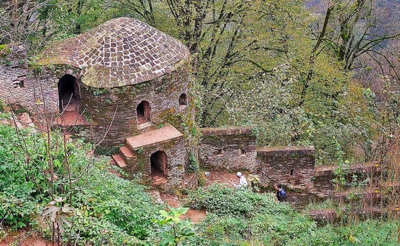 نمایی از یکی از بخش های قلعه رودخان