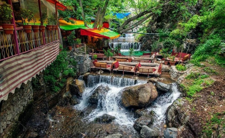 دربند و درکه جاهای دیدنی تهران در شب