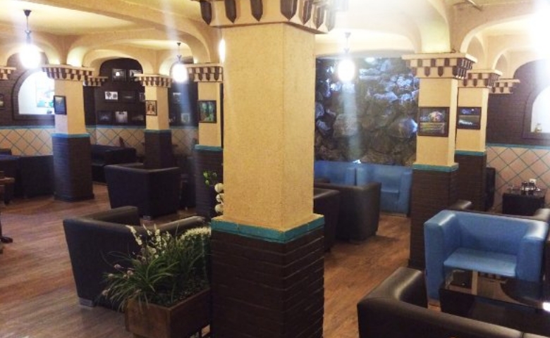رستوران سنتی آلما کردان