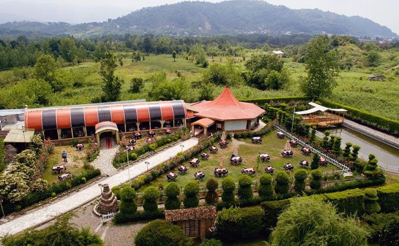 کافه رستوران روشن بهار لاهیجان