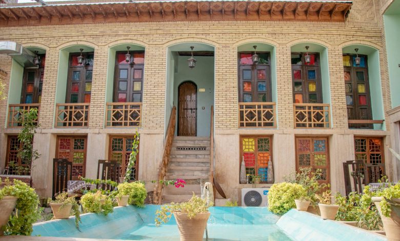 اقامتگاه سهراب، گردش ماهی‌ها، روشنی، من، گل، آب