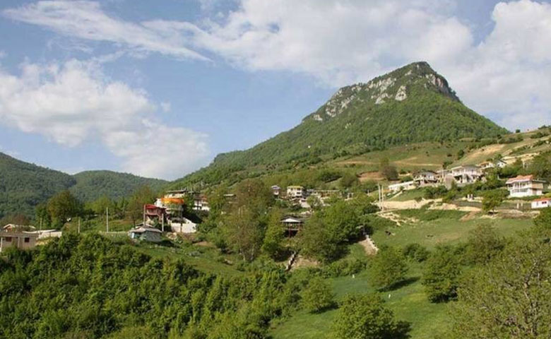 روستای پاقلعه، یک شاهکار طبیعی