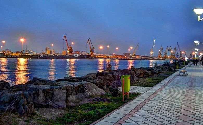 جاهای دیدنی انزلی در شب