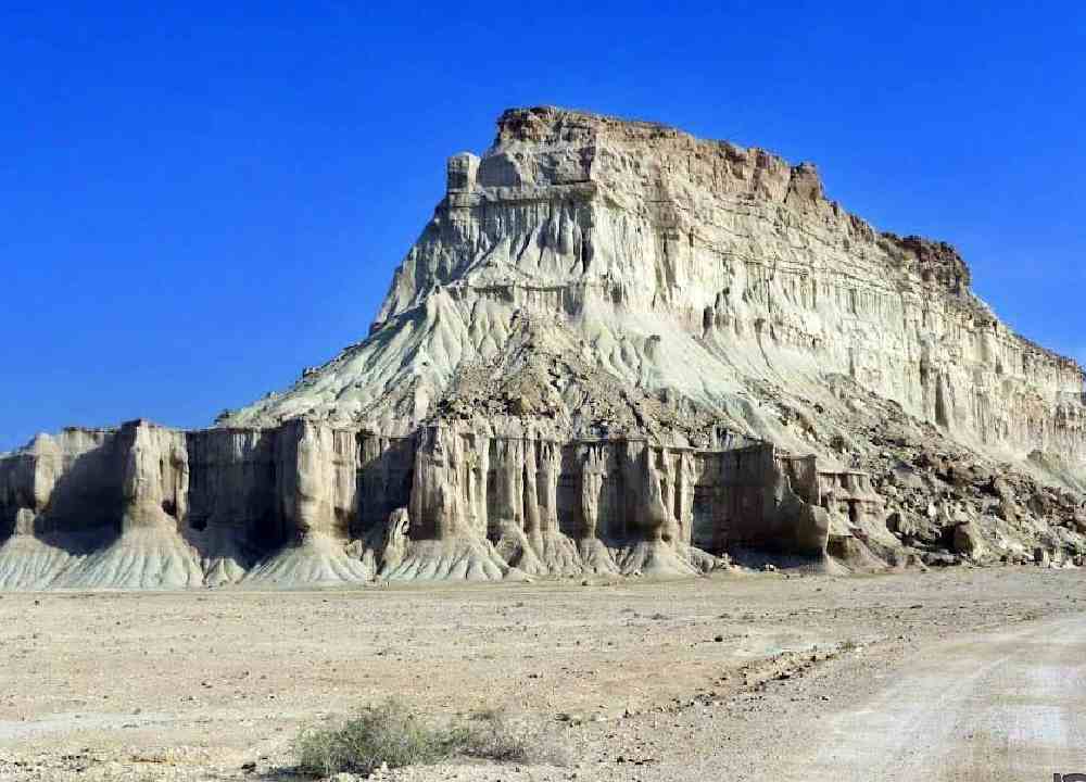 دره تندیس ها واقع در حومه روستای سلخ