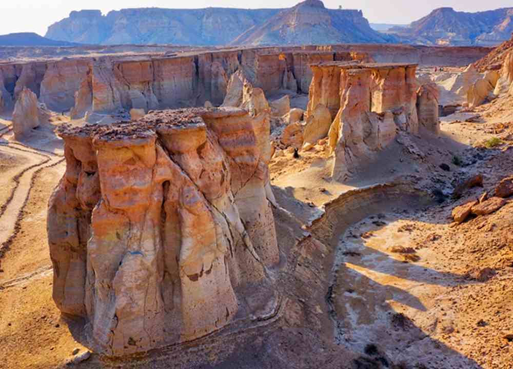 صخرههای طبیعی بام قشم