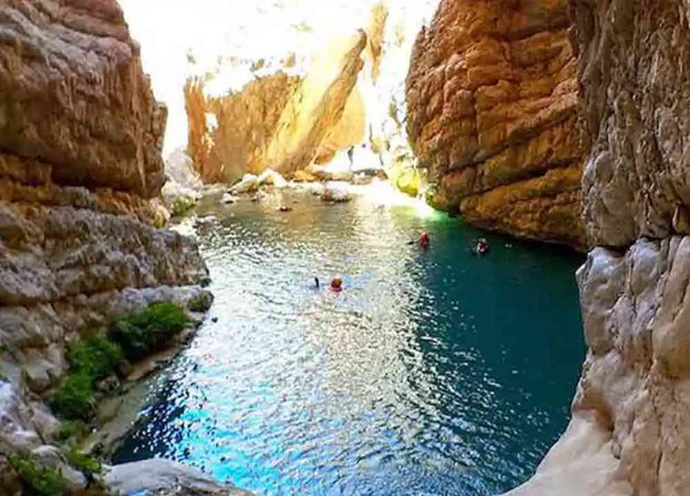 تنگه واشی از جاذبه‌های فیروزکوه نزدیک روستای جلیزجند