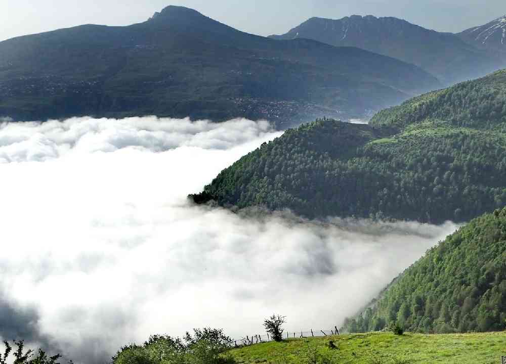 اقیانوس ابر روستای فیلبند در مازندران