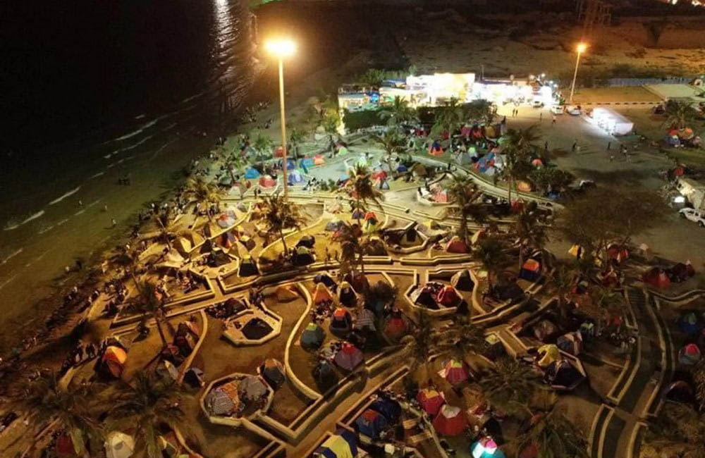 نمای باز پارک زیتون در شب
