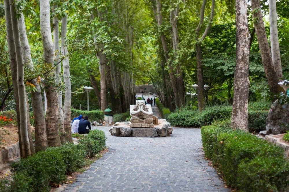 نمایی از پارک جمشیدیه از جاهای دیدنی شمال تهران