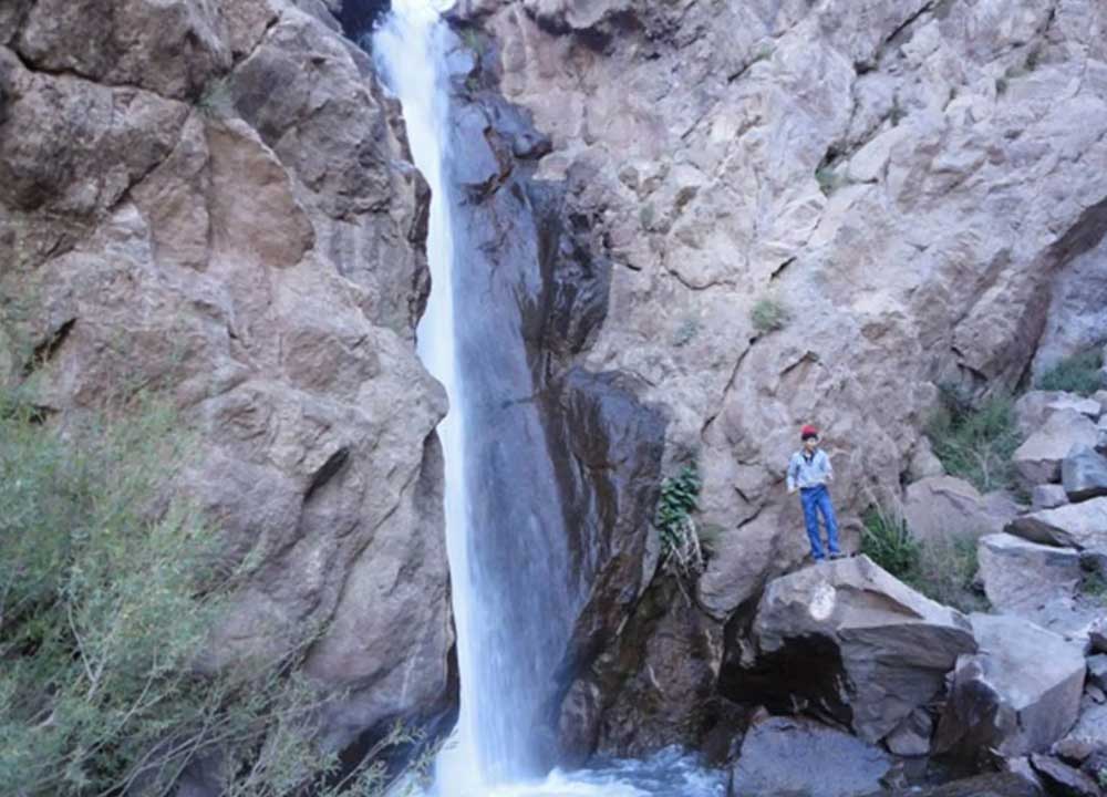 آبشار سوهان از پرآب‌ترین آبشارهای طالقان