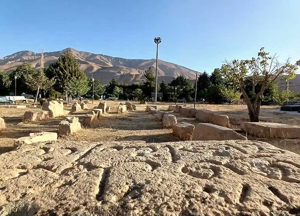 گورستان تاریخی روستای ارنگه کرج