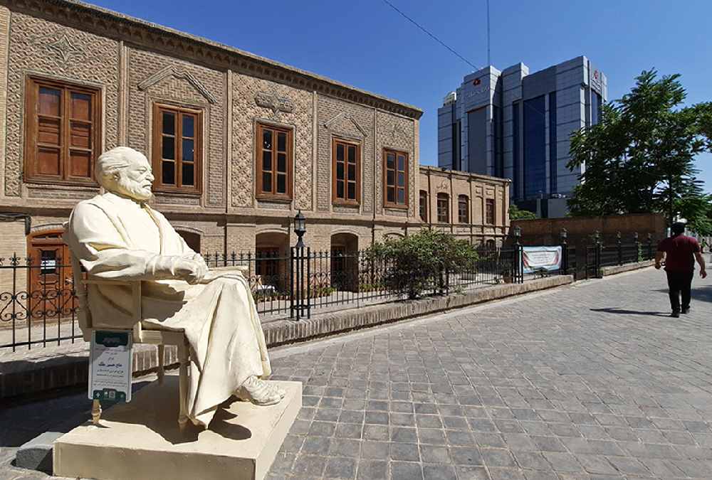 خانه ملک یکی از مکان های تاریخی مشهد