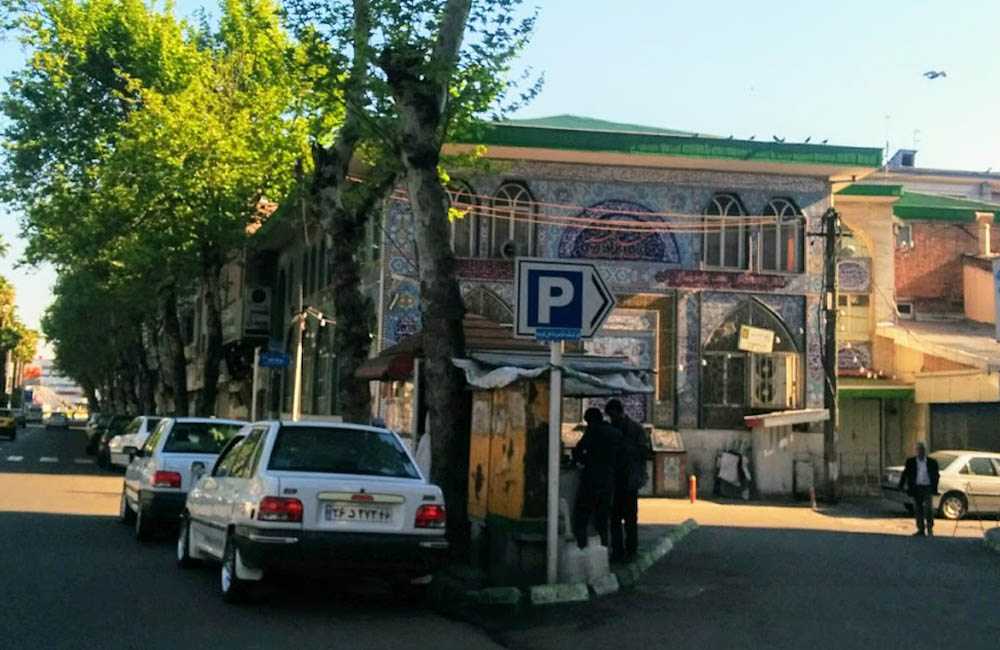 مسجد سوخته تکیه از نمای خیابان مطهری