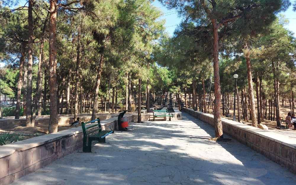 مسیر پیاده روی پارک ملی سرخه حصار