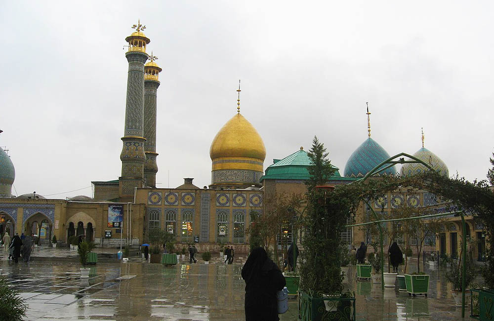 حرم شاه عبدالعظیم در یک روز بارانی