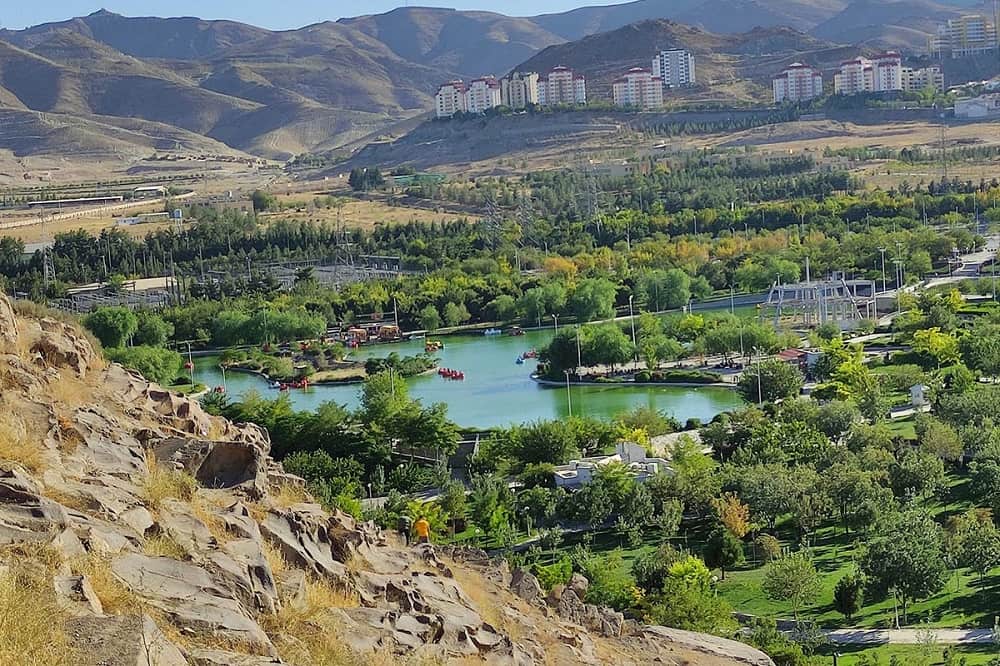 نمایی از طبیعت زیبای پارک کوهسنگی مشهد