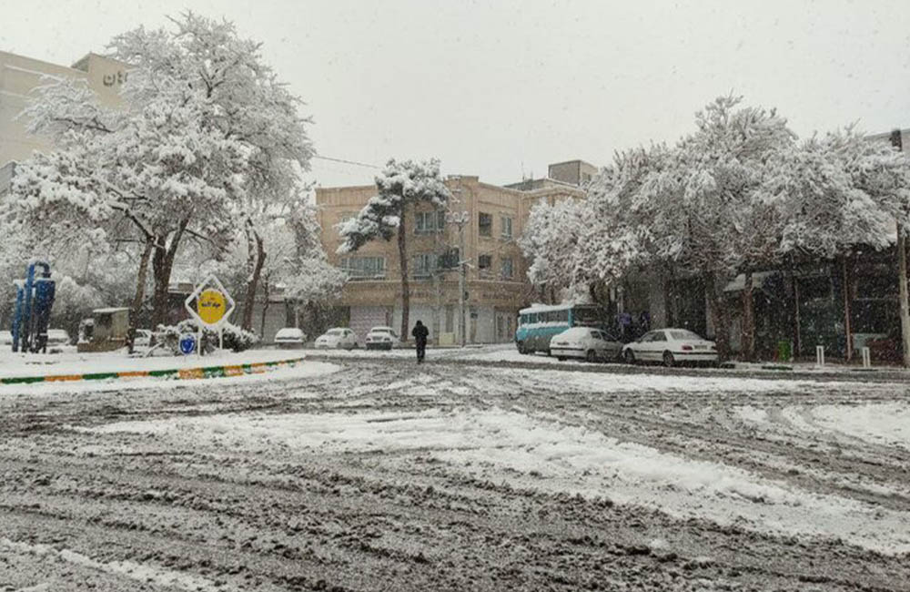 خیابانهای مشهد پوشیده در برف
