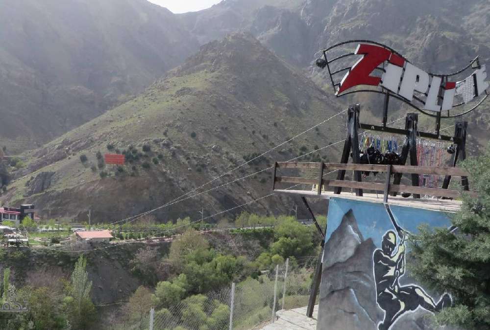 زیپ لاین توچال از تفریحات جذاب بام تهران