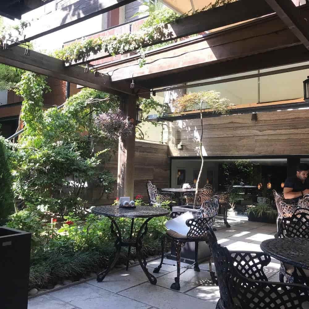 رستوران گیاهی آناندا در تهران