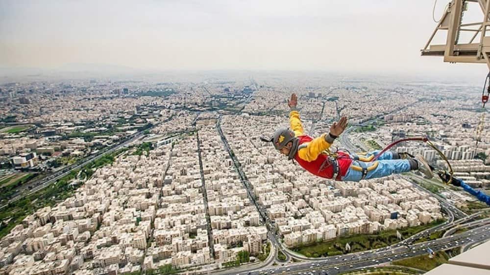 بانجی جامپینگ برج میلاد