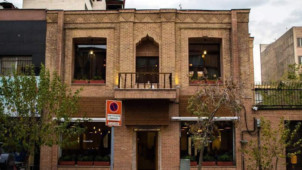 نمای بیرونی کافه دیاموند