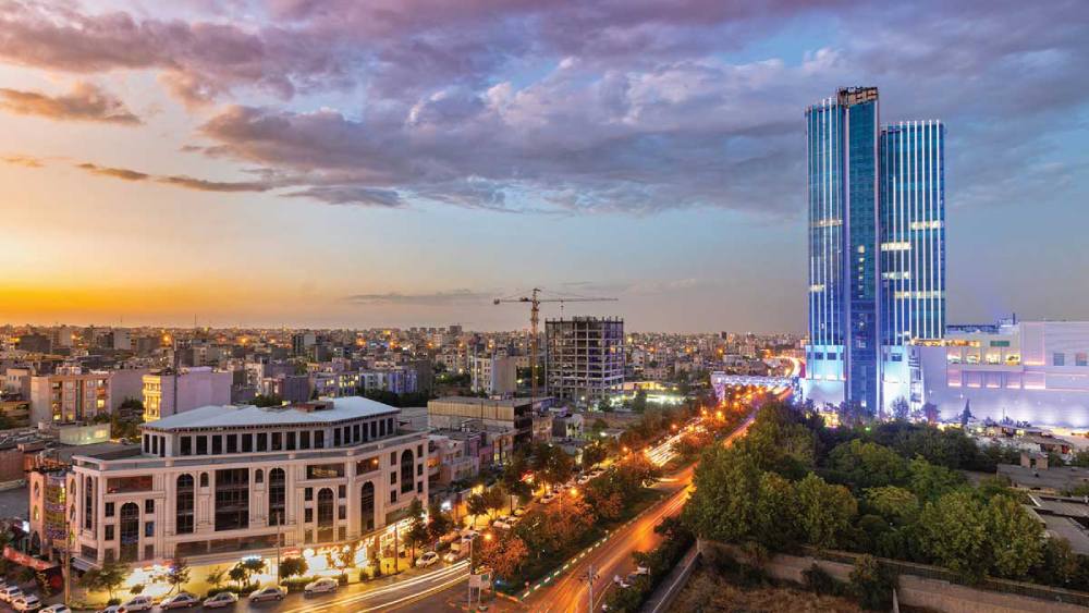 چشمانداز شهر مشهد که برج آرمیتاژ هم در آن دیده میشود