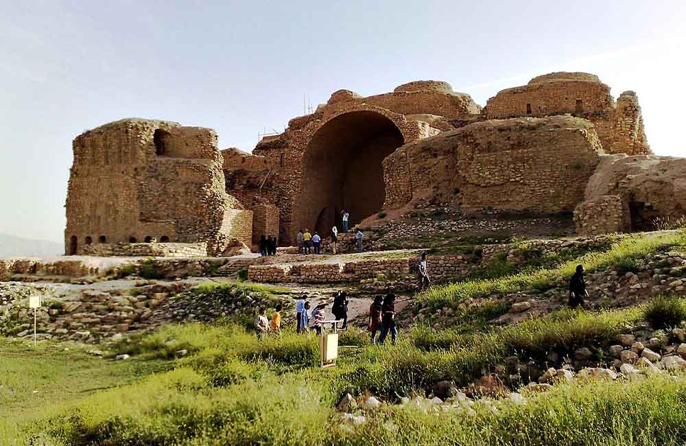 کاخ اردشیر بابکان در فارس