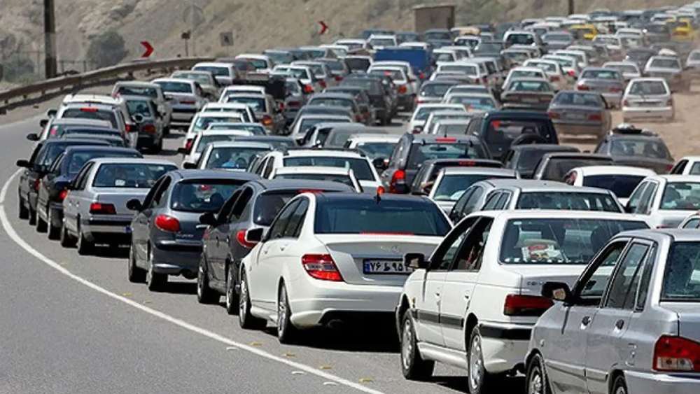 خودروها در ترافیک جاده قدیم قزوین رشت