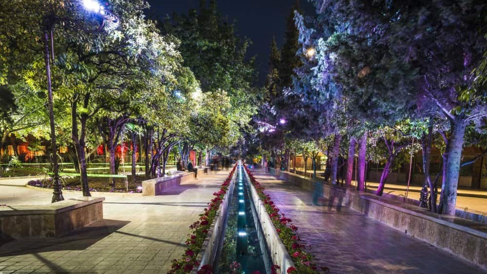 بوستان ولایت در شب