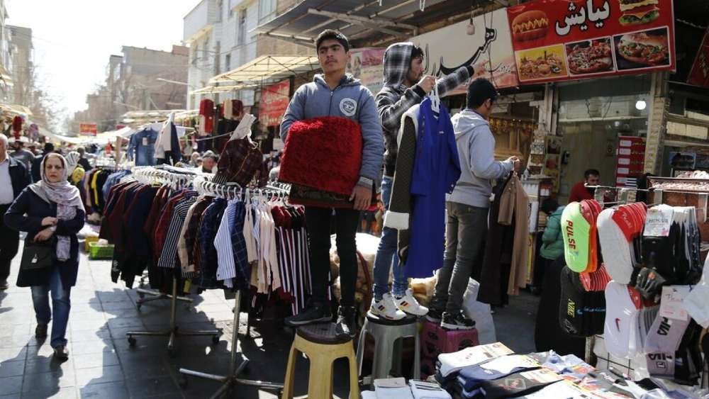 دستفروش‌های بازار عبدل آباد